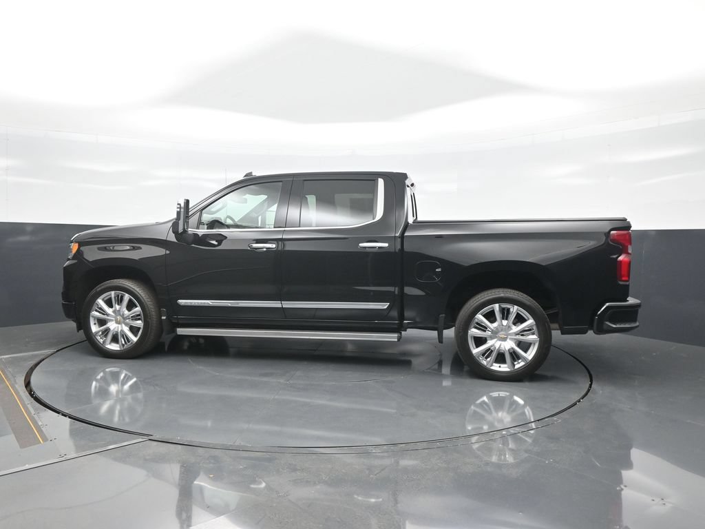 Used 2024 Chevrolet Silverado 1500 High Country w/ High Country Premium Package AWD/4WD image 4