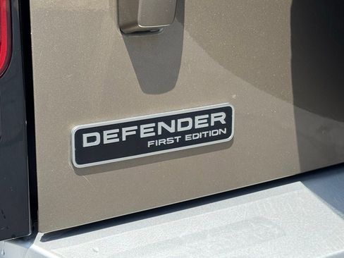 Used 2020 Land Rover Defender 110 First Edition image 39