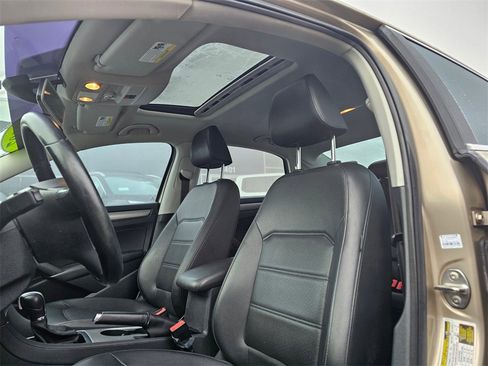 Used 2015 Volkswagen Passat TDI SE image 18