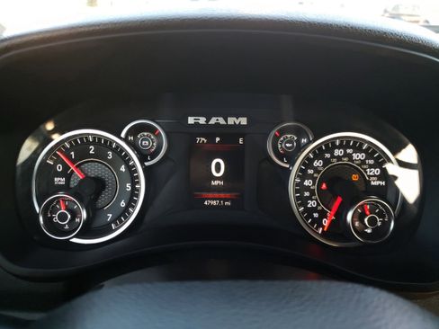 Used 2024 RAM 2500 Tradesman w/ Chrome Appearance Group image 32