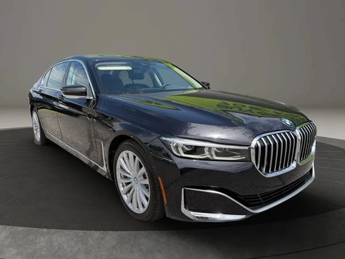 Used 2020 BMW 740i RWD image 4