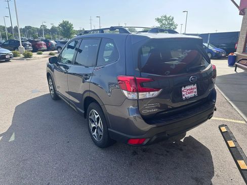 Used 2020 Subaru Forester Premium AWD/4WD image 8