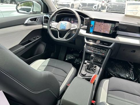 New 2026 Volkswagen Taos SEL AWD/4WD image 9