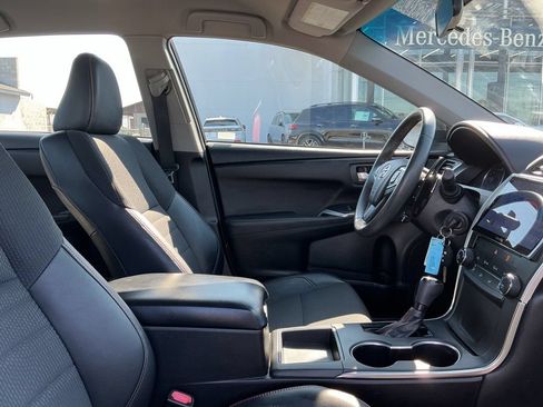 Used 2017 Toyota Camry SE FWD image 18
