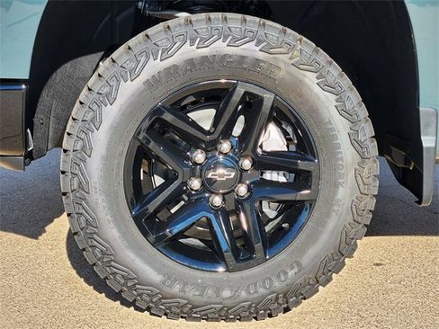 New 2026 Chevrolet Silverado 1500 Custom Trail Boss w/ Dark Appearance Package image 8