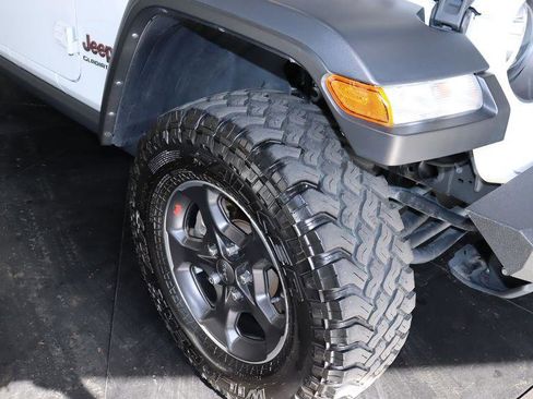 Used 2022 Jeep Gladiator Rubicon w/ Cold Weather Group AWD/4WD image 13