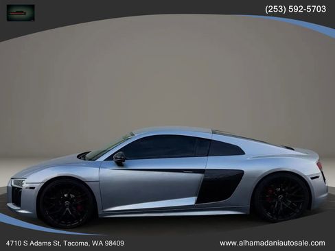 Used 2017 Audi R8 V10 w/ Carbon Exterior Package image 2