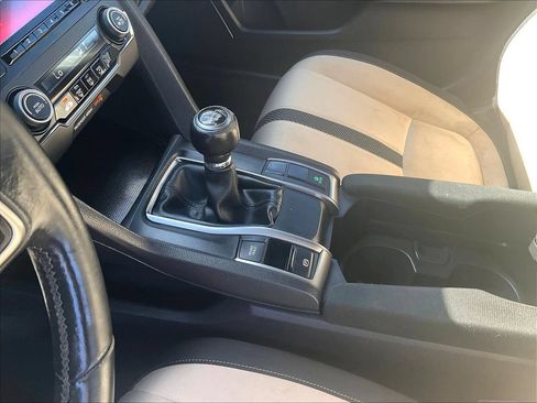 Used 2018 Honda Civic Sport image 16