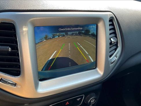 Used 2021 Jeep Compass Latitude image 26