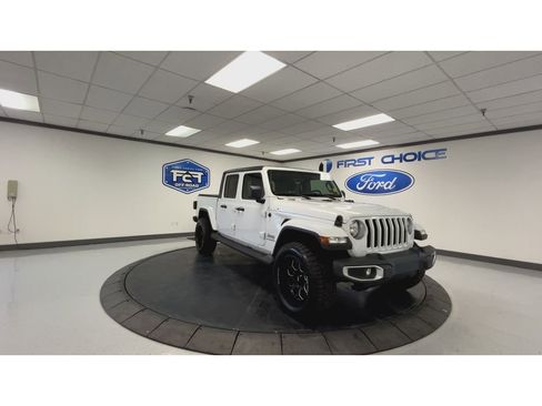 Used 2020 Jeep Gladiator Overland AWD/4WD image 4