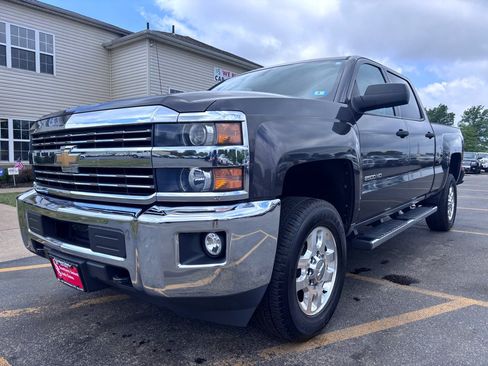 Used 2015 Chevrolet Silverado 2500 W/T w/ WT Convenience Package AWD/4WD image 2