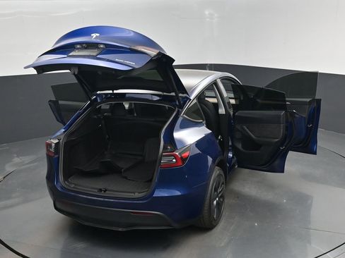 Used 2025 Tesla Model Y Long Range AWD/4WD image 29