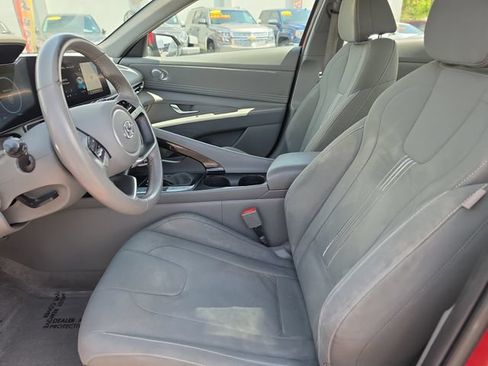 Used 2023 Hyundai Elantra SEL w/ Convenience Package FWD image 14