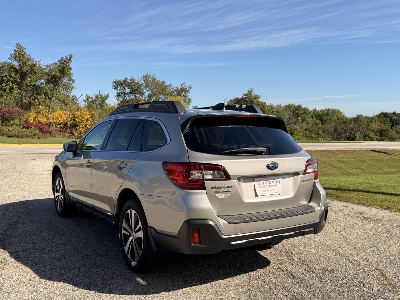 Used 2019 Subaru Outback 2.5i Limited AWD/4WD image 3