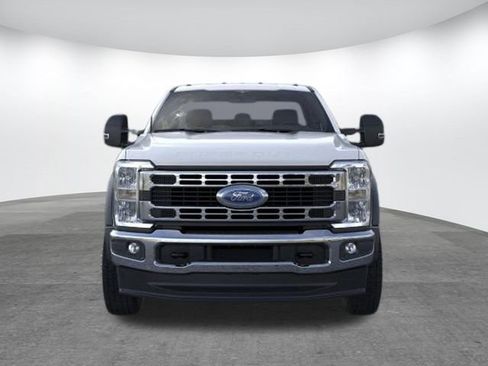 New 2025 Ford F450 XL w/ XL Chrome Package image 6