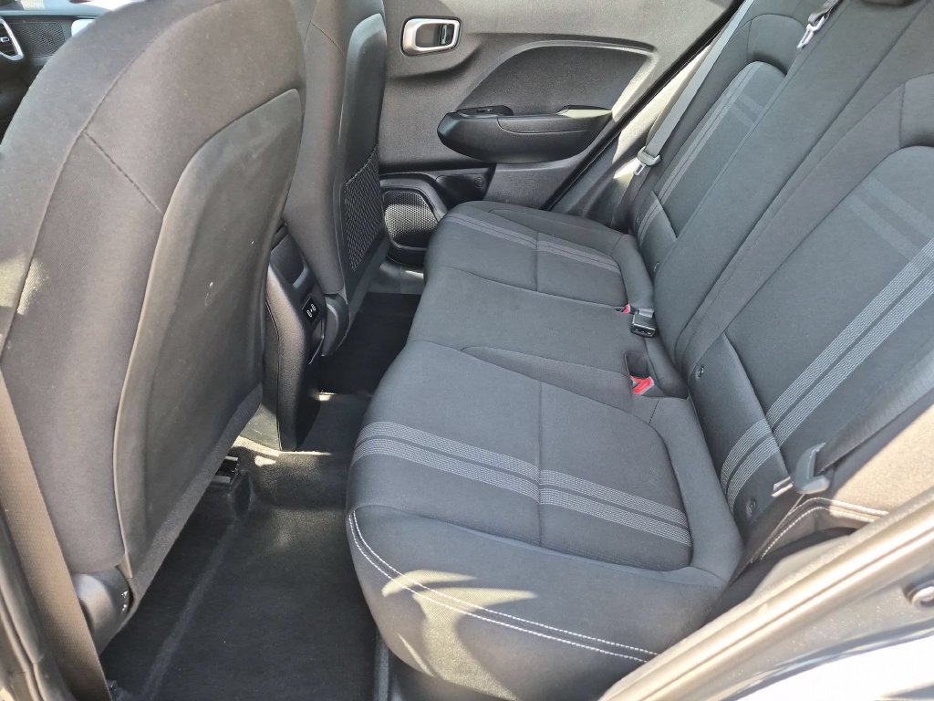 Used 2025 Hyundai Venue SEL FWD image 26
