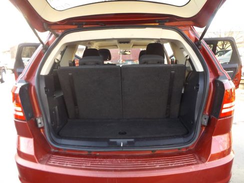 Used 2010 Dodge Journey SXT w/ Flexible Seating Group image 27