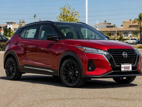 Used 2023 Nissan Kicks SR FWD image 30