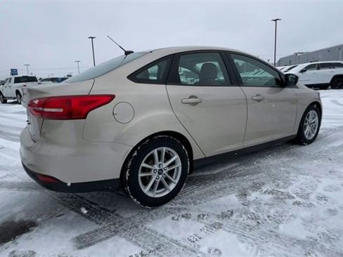 Used 2017 Ford Focus SE w/ Cold Weather Package image 8
