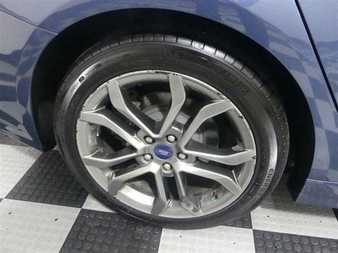 Used 2019 Ford Fusion Titanium image 17
