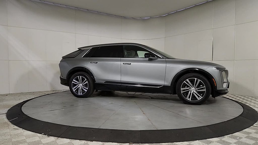 Used 2024 Cadillac Lyriq Luxury RWD image 8