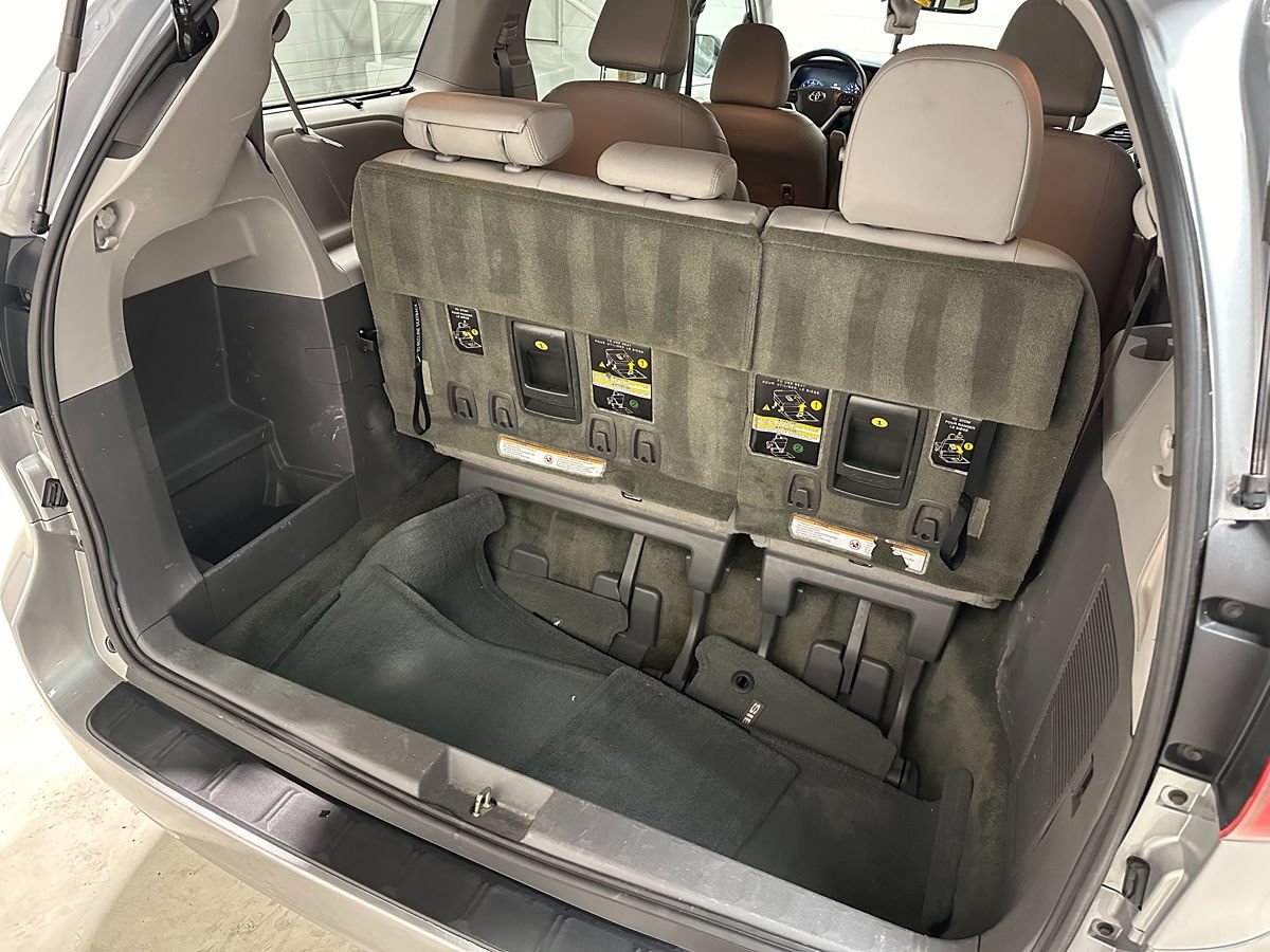 Used 2017 Toyota Sienna XLE w/ Protection Package AWD/4WD image 8