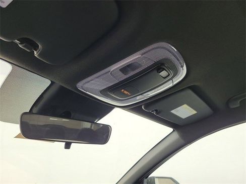 Used 2025 Hyundai Elantra Sport image 28