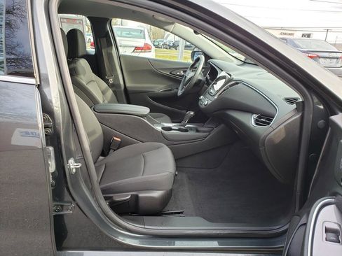 Used 2016 Chevrolet Malibu LT image 17