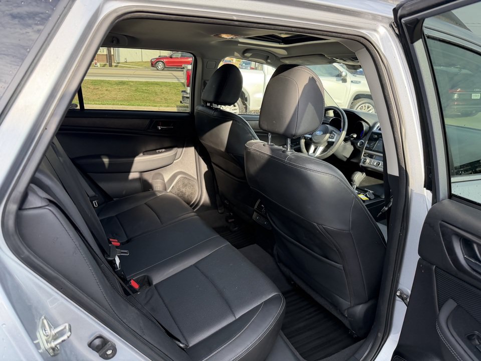 Used 2017 Subaru Outback 2.5i Limited AWD/4WD image 20