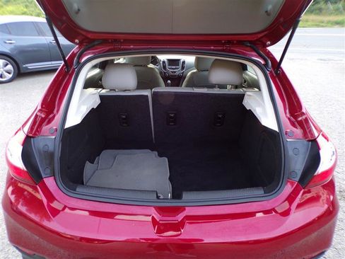 Used 2017 Chevrolet Cruze LT image 11