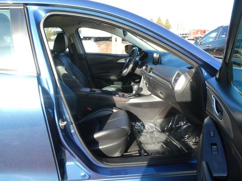 Used 2017 MAZDA MAZDA3 Touring image 24