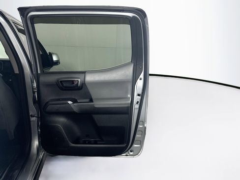 Used 2022 Toyota Tacoma SR w/ SR Convenience Package image 29