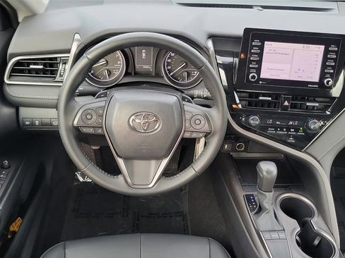 Used 2023 Toyota Camry SE image 15