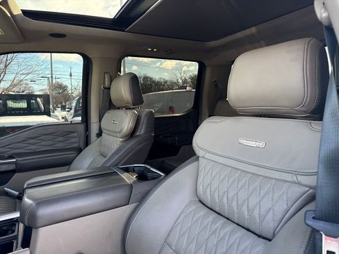 Used 2025 Ford F350 Platinum w/ Platinum Plus Package image 31