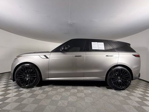 Used 2024 Land Rover Range Rover Sport AWD/4WD image 3
