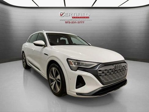 Used 2024 Audi Q8 e-tron Premium Plus w/ Premium Plus Package AWD/4WD image 3