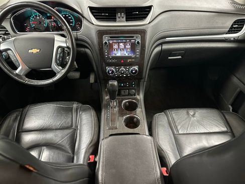 Used 2015 Chevrolet Traverse LT image 3