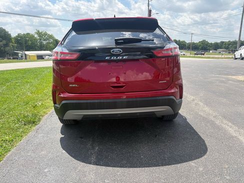 Used 2024 Ford Edge SEL w/ Convenience Package AWD/4WD image 3