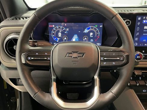 Used 2025 Chevrolet Colorado ZR2 w/ Technology Package image 37