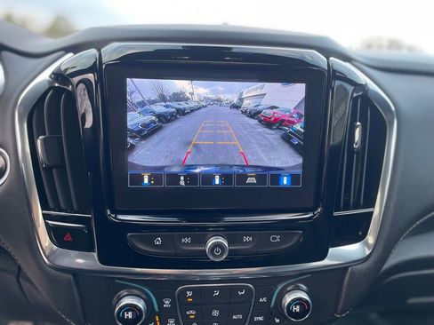 Used 2023 Chevrolet Traverse LT w/ LT Premium Package image 17