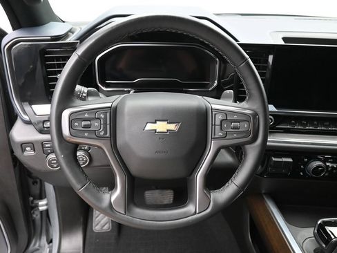 Used 2025 Chevrolet Silverado 1500 High Country w/ High Country Premium Package AWD/4WD image 16