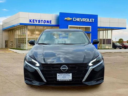 Used 2025 Nissan Altima 2.5 S FWD image 2
