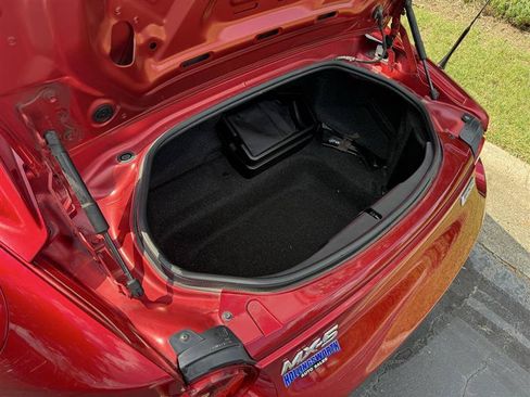 Used 2019 MAZDA MX-5 Miata RF Grand Touring RWD image 27