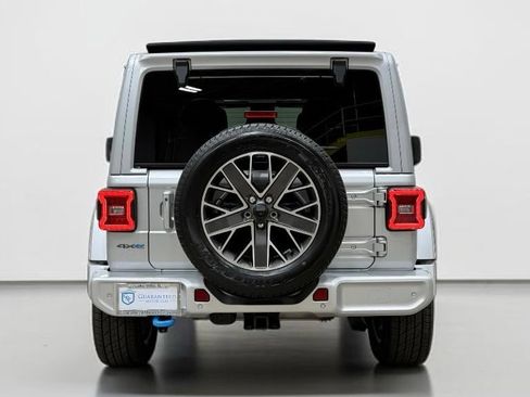 Used 2023 Jeep Wrangler Unlimited Sahara AWD/4WD image 21