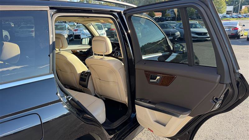 Used 2015 Mercedes-Benz GLK 350 4MATIC image 34