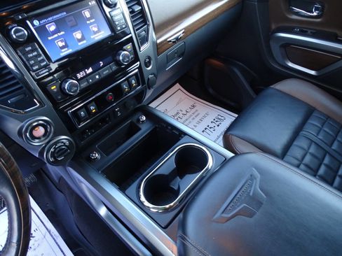 Used 2017 Nissan Titan Platinum Reserve image 37