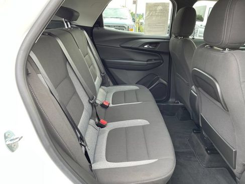 Used 2023 Chevrolet TrailBlazer LS FWD image 28