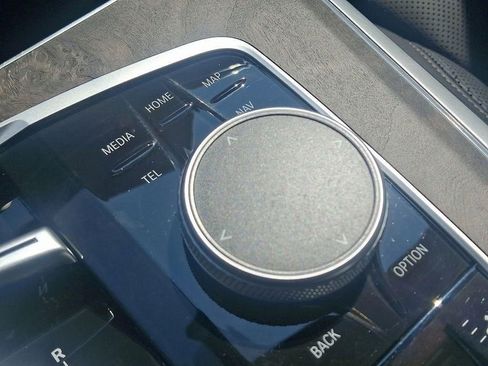 Certified 2025 BMW X5 xDrive50e w/ Climate Comfort Package image 25