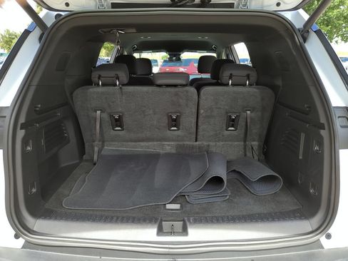 Certified 2026 Chevrolet Traverse LT FWD image 21