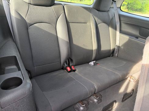 Used 2007 Saturn Outlook XE w/ Advanced Audio Pkg FWD image 28